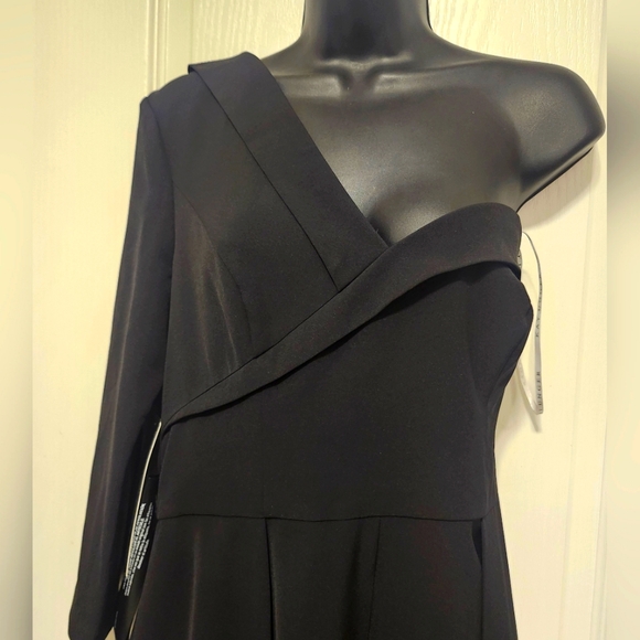 Kay Unger Black Crepe Walk Thru One-Shoulder Jumpsuit Size 10 NWT - Picture 7 of 9